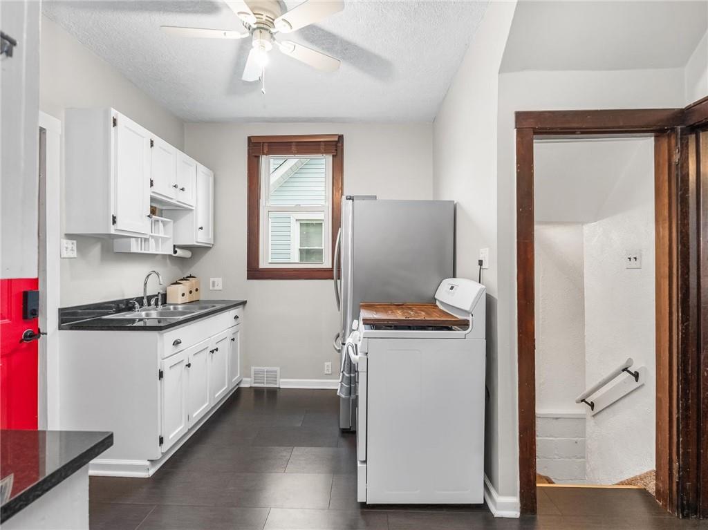 258 Wayne Street Baden, PA 15005 - Photo 9 of 27