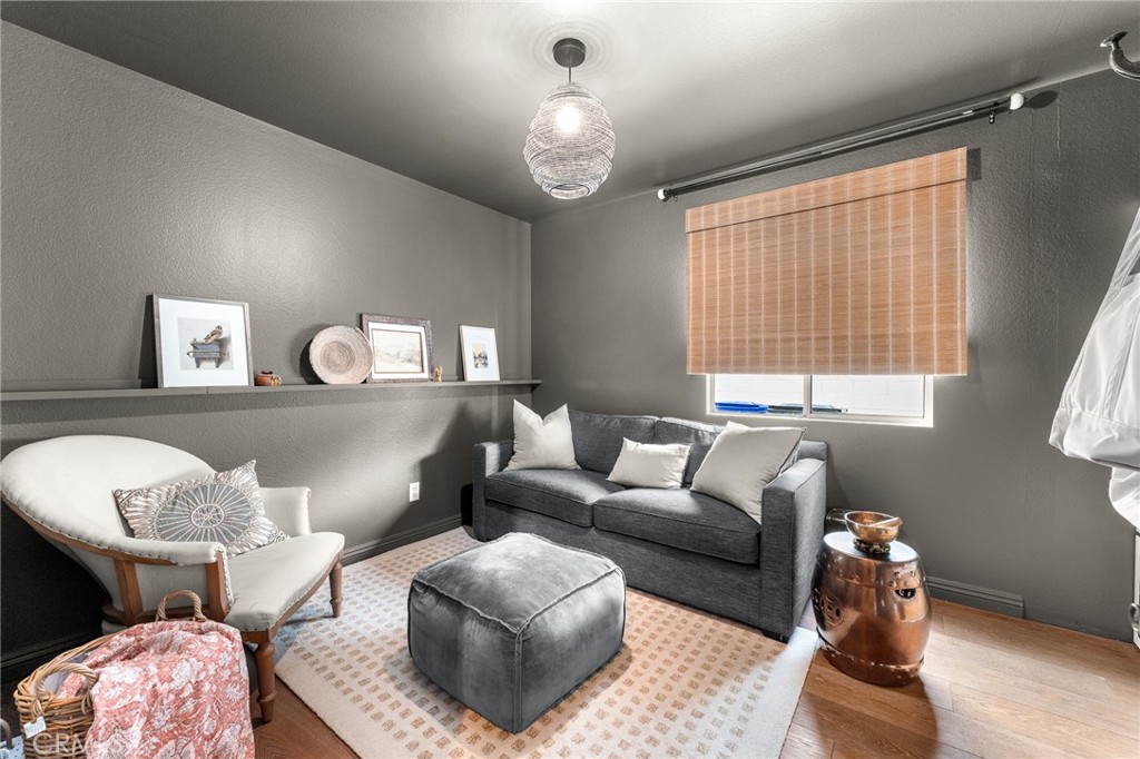 4021 North Larkspur Avenue Rialto, CA 92377 - Photo 19 of 40 a living room with furniture