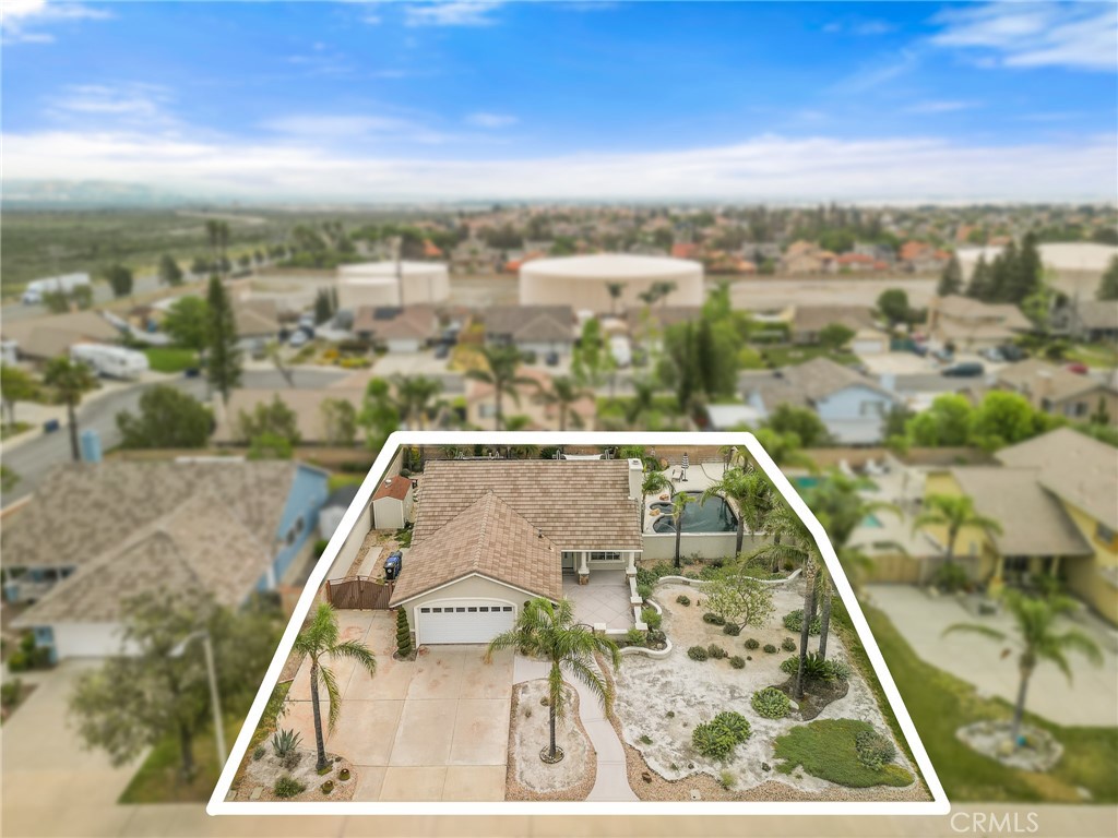 4021 North Larkspur Avenue Rialto, CA 92377 - Photo 36 of 40 a view of a balcony