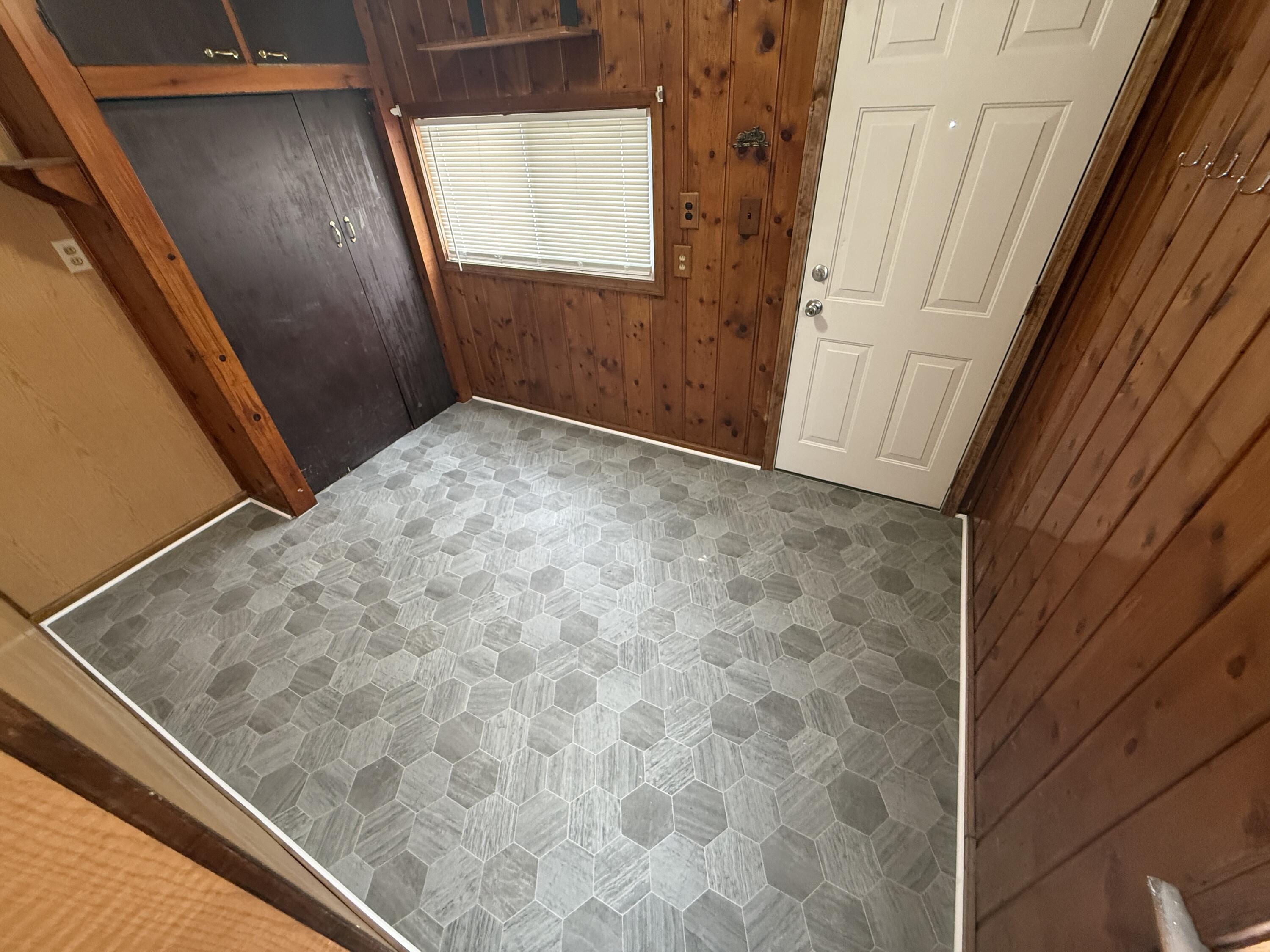 24360 Flower Avenue Eastpointe, MI 48021 - Photo 15 of 17 IMG_2075