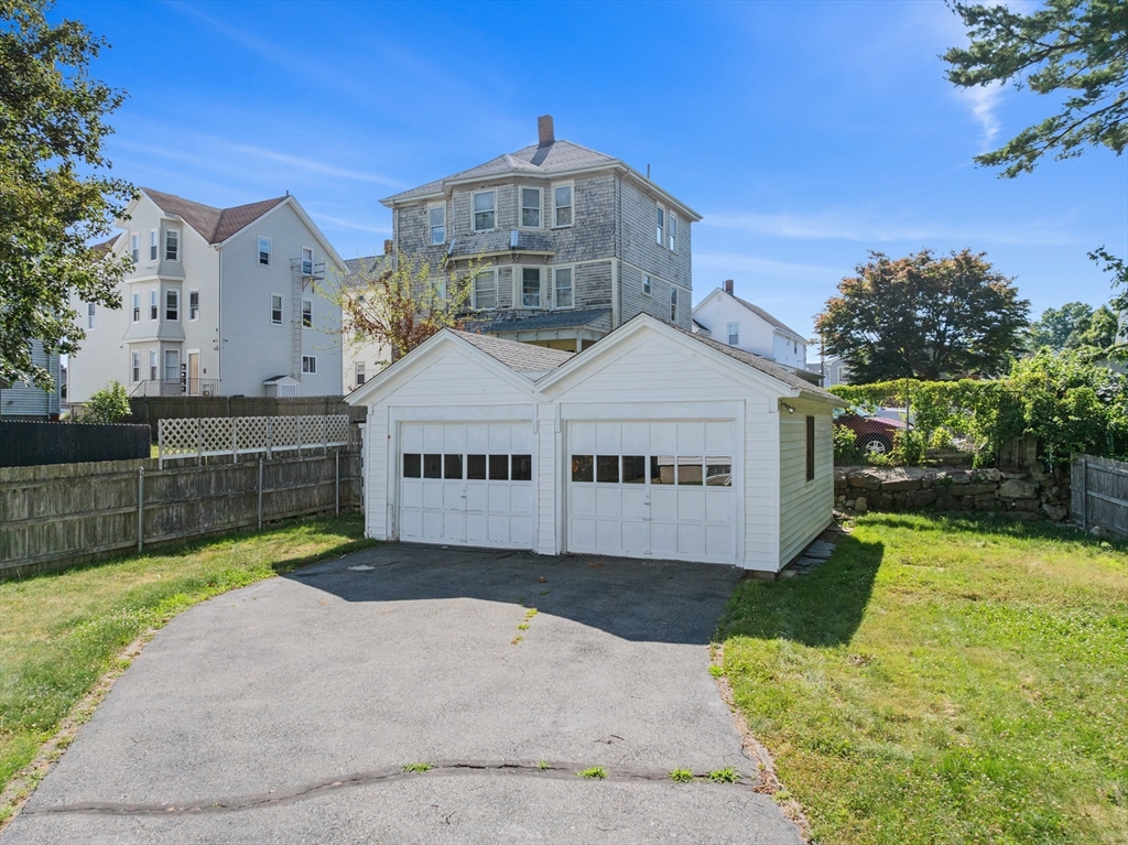38 Farnham Street Fall River, MA 02720 - Photo 5 of 30 Gallery Image 5