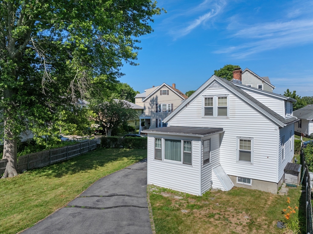 38 Farnham Street Fall River, MA 02720 - Photo 6 of 30 Gallery Image 6