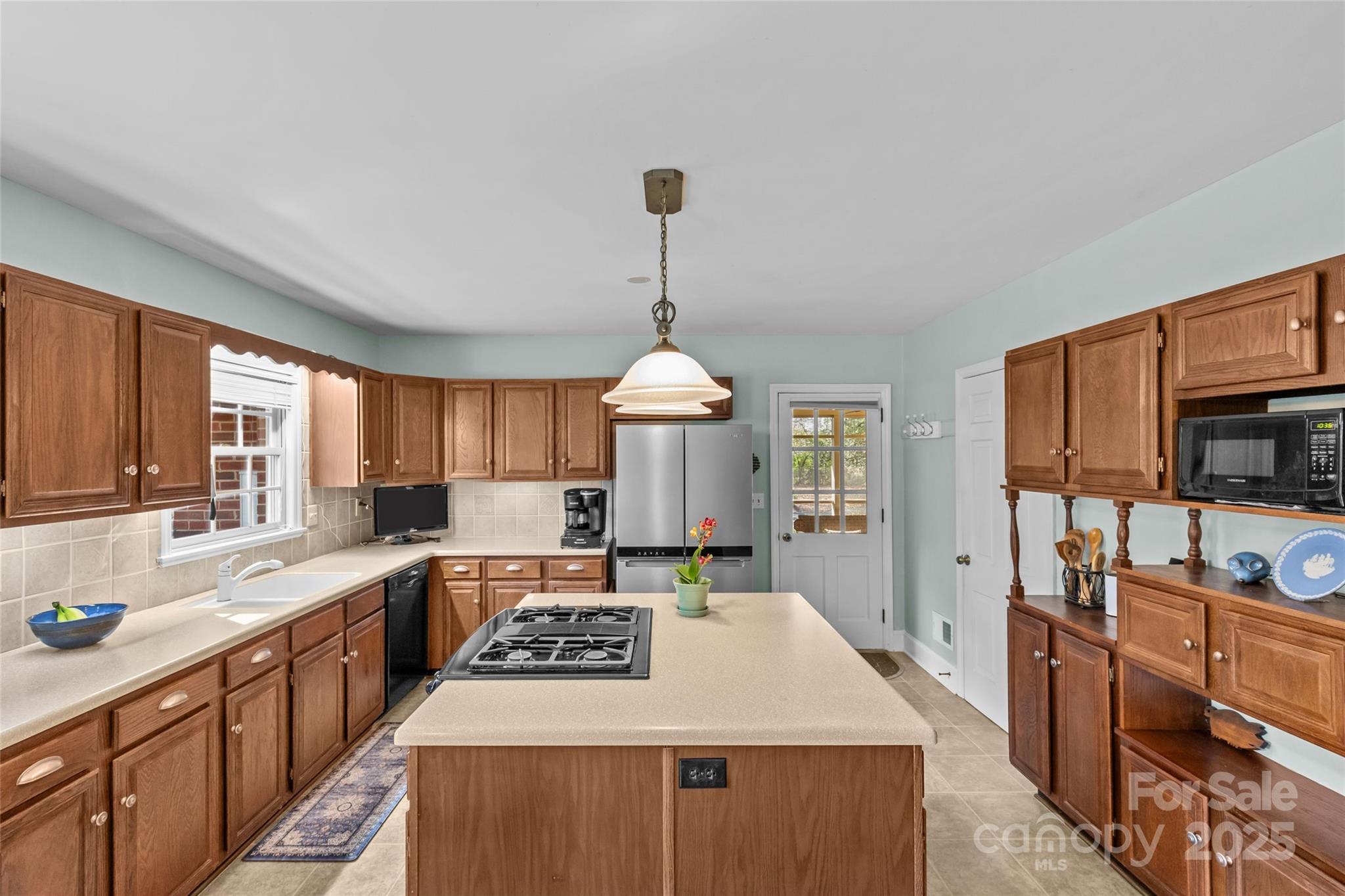 617 Robmont Road Charlotte, NC 28270 - Photo 8 of 36 Gallery Image 8