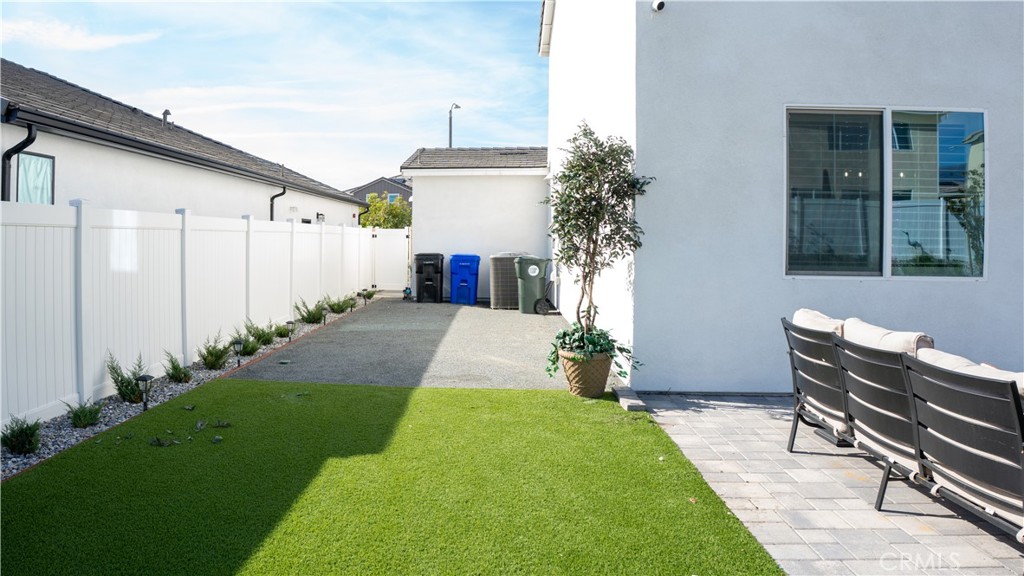 2411 Huron Road Rialto, CA 92377 - Photo 41 of 46