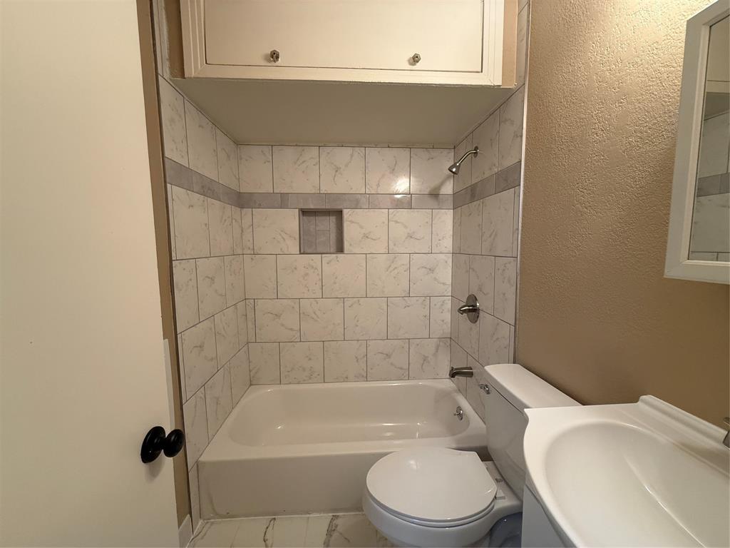 2133 Edwin Street Fort Worth, TX 76110 - Photo 11 of 15