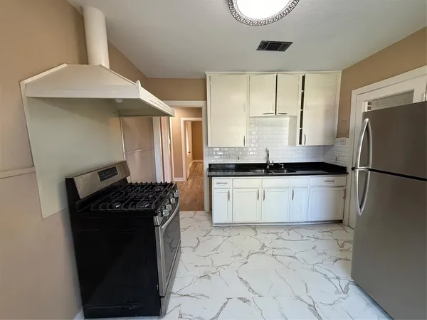 $1,695 | 2133 Edwin Street, Fort Worth, TX 76110