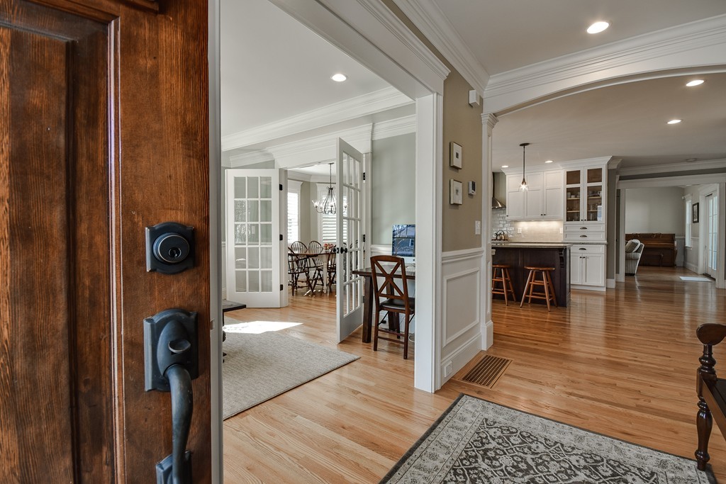 32 High Street Needham, MA 02494 - Photo 4 of 28