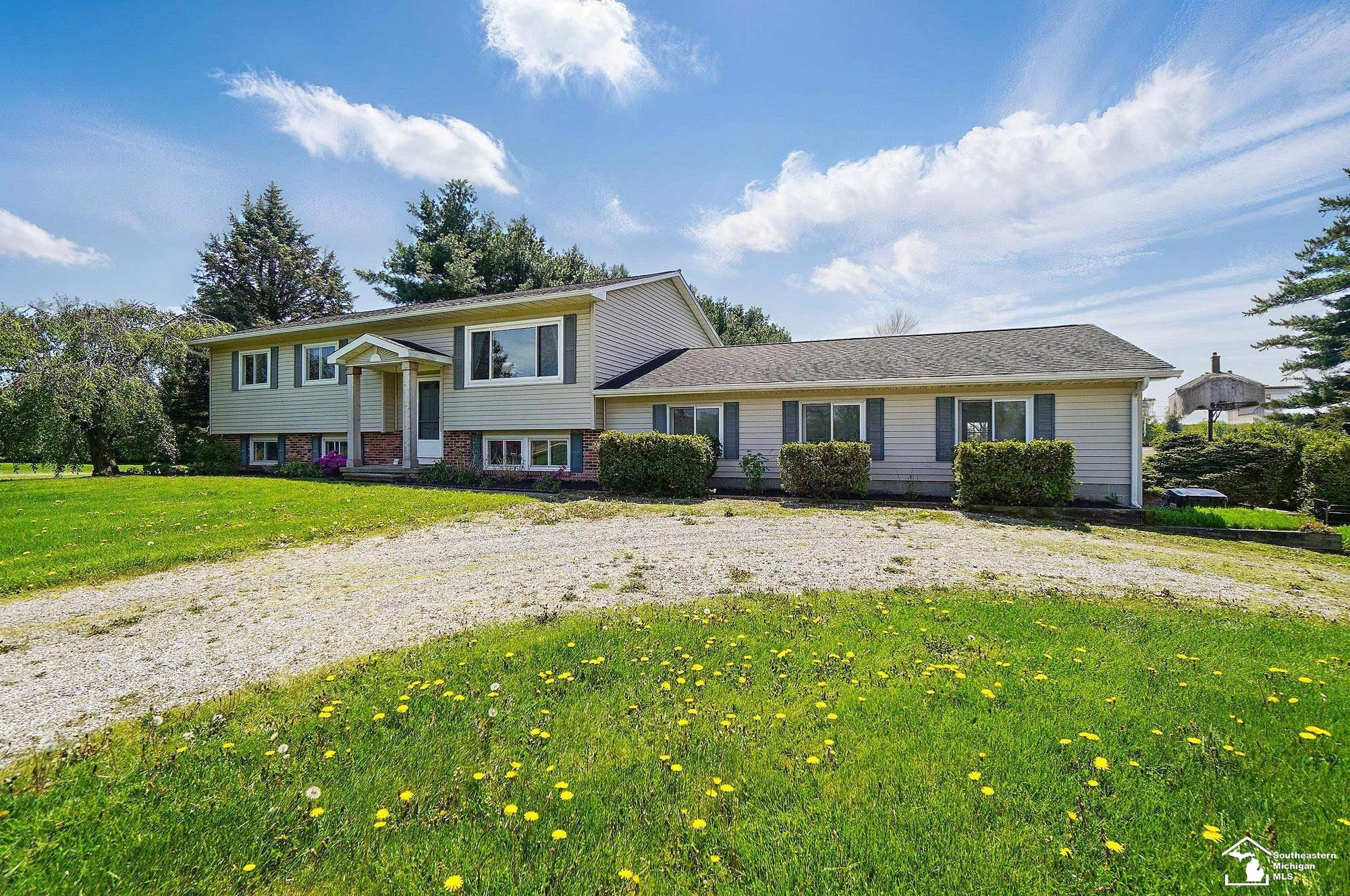 3299 Kelly Road La Salle, MI 48145 - Photo 3 of 49 50173435-829b89d8-283f-4c3b-be1c-c8ae4ba064a0.JPG