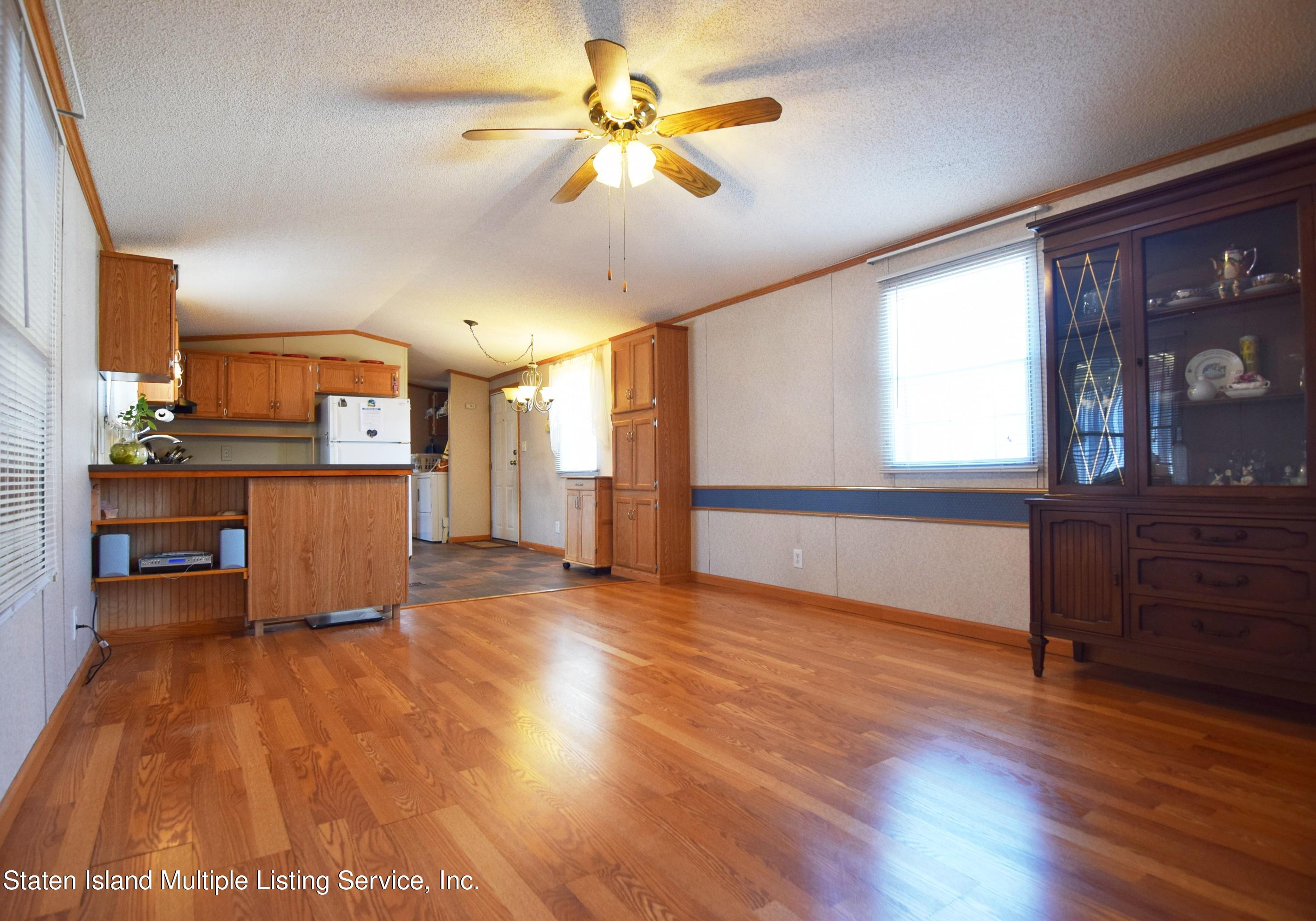 2701 Goethals Road North, Unit C2 Staten Island, NY 10303 - Photo 11 of 20 (11) LIVING ROOM