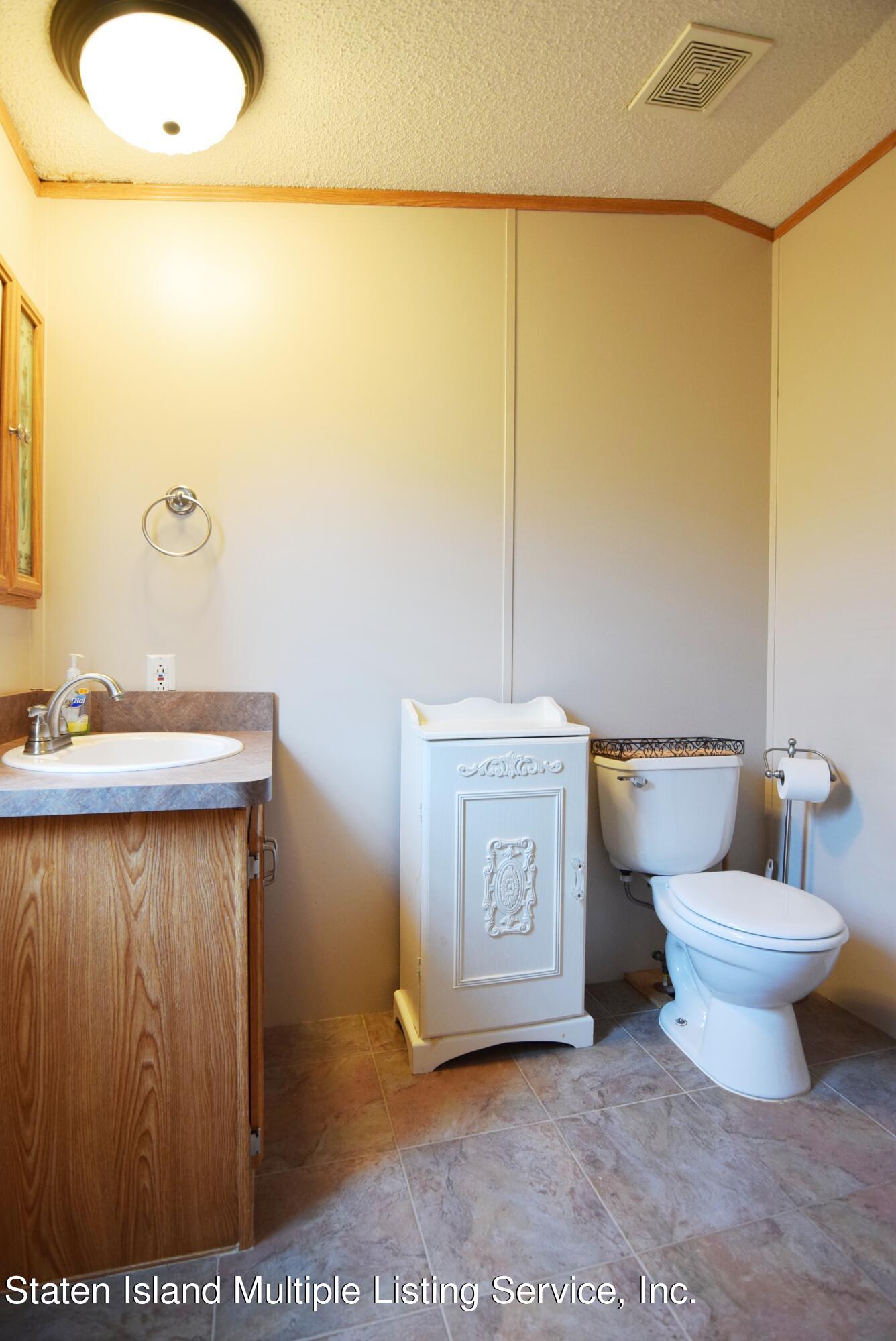 2701 Goethals Road North, Unit C2 Staten Island, NY 10303 - Photo 18 of 20 (18) THREE QUARTER BATH