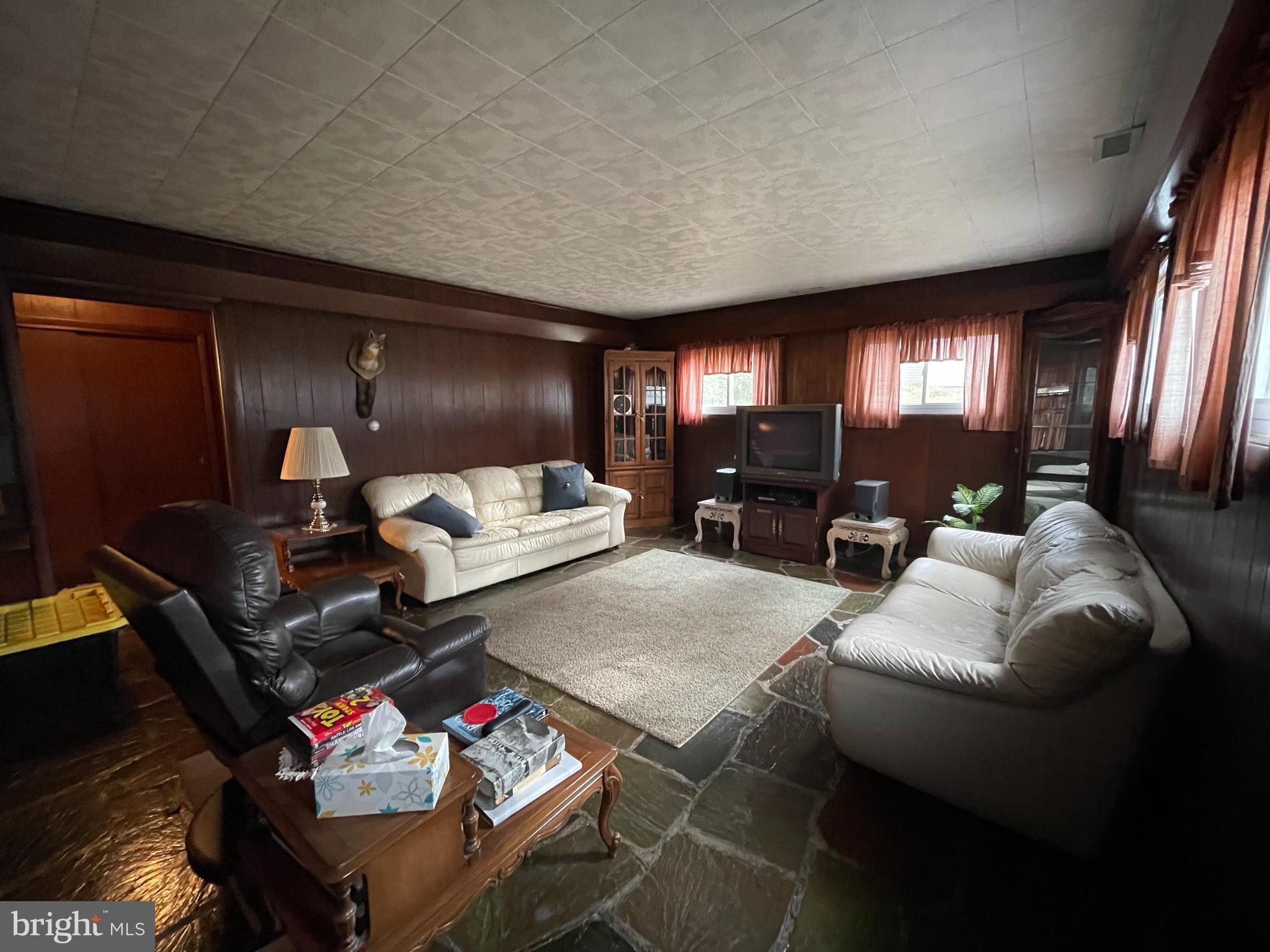 63 Fallenrock Road Levittown, PA 19056 - Photo 18 of 49