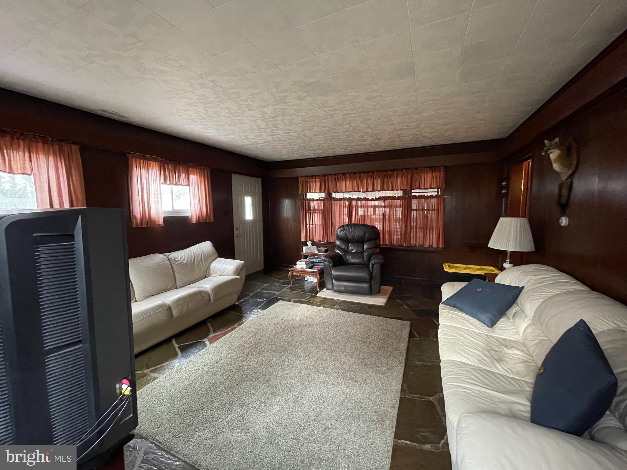 63 Fallenrock Road Levittown, PA 19056 - Photo 19 of 49