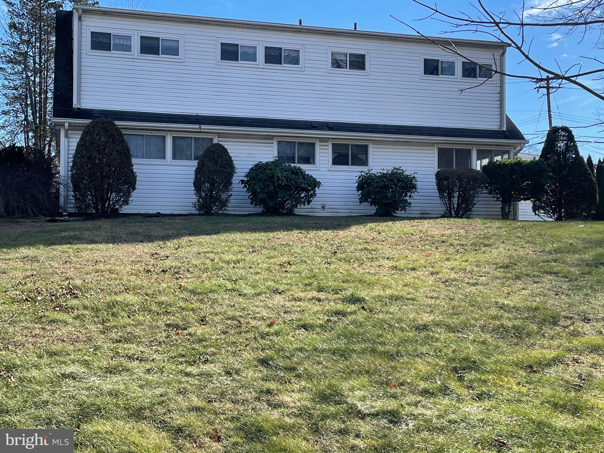 63 Fallenrock Road Levittown, PA 19056 - Photo 3 of 49