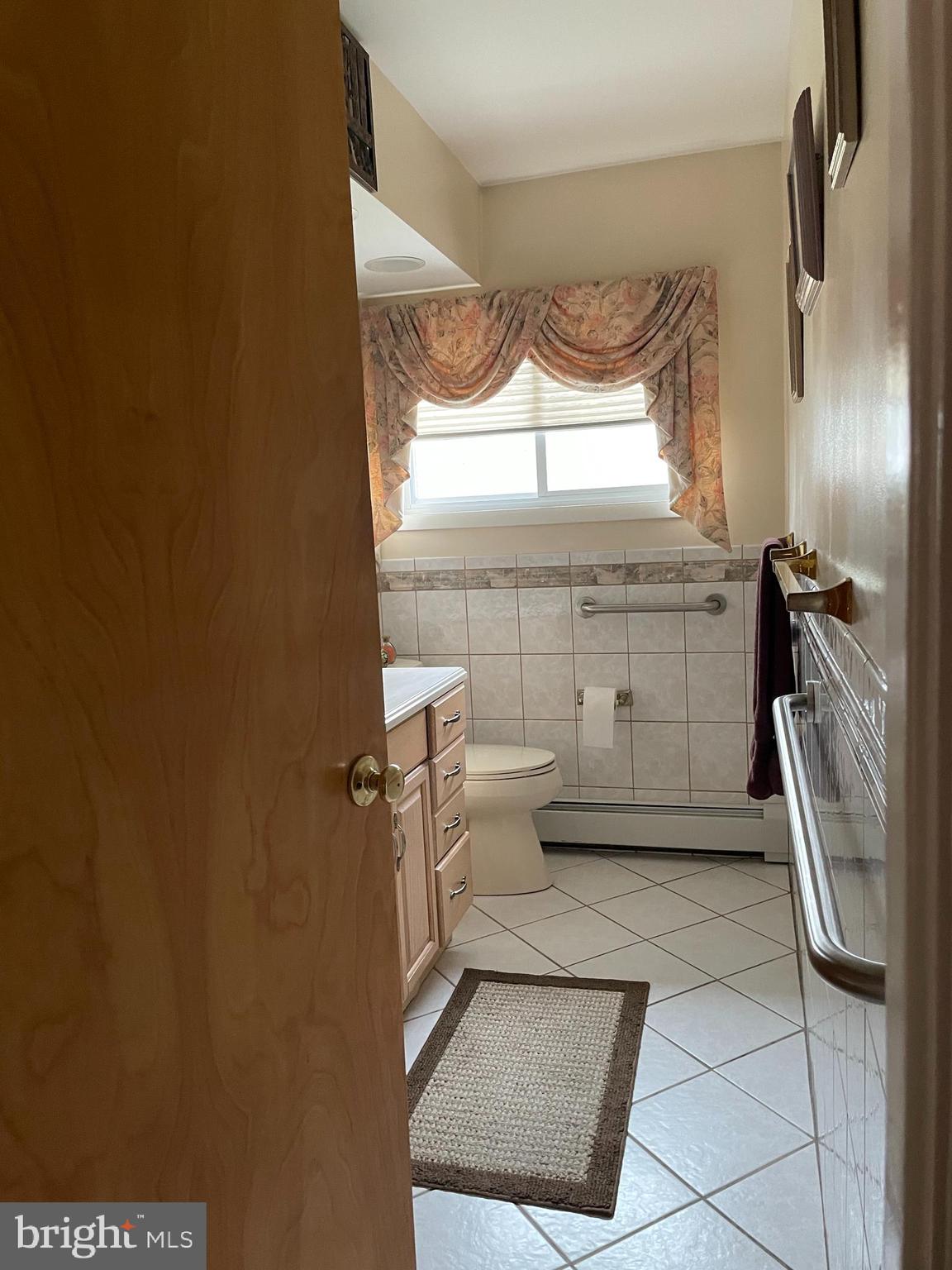 63 Fallenrock Road Levittown, PA 19056 - Photo 32 of 49