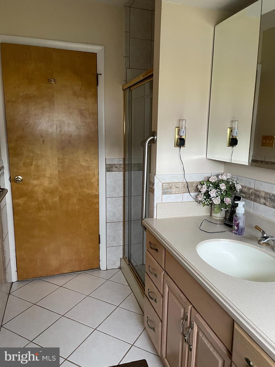 63 Fallenrock Road Levittown, PA 19056 - Photo 34 of 49