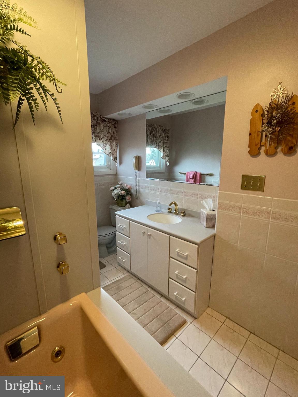 63 Fallenrock Road Levittown, PA 19056 - Photo 37 of 49