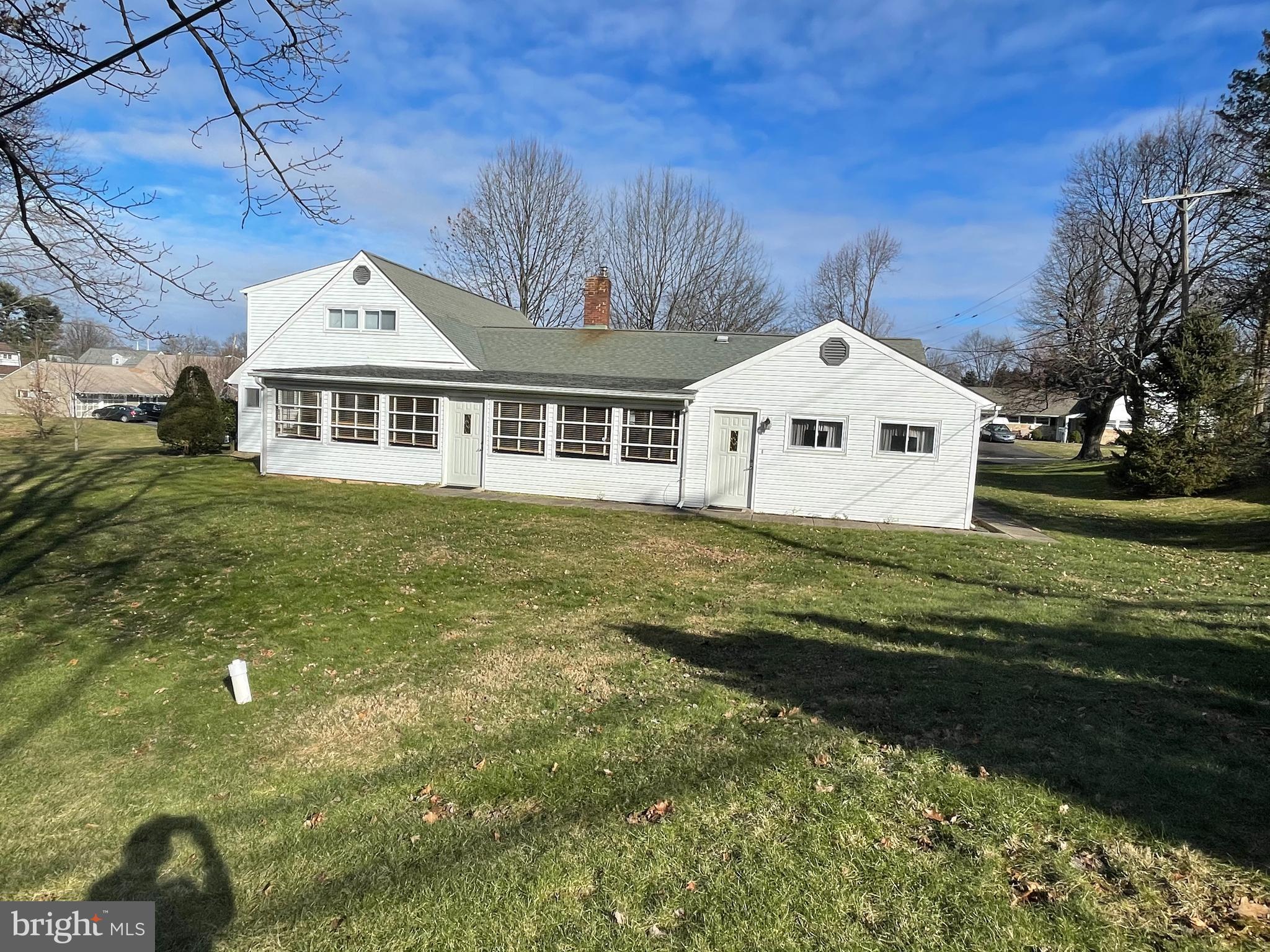 63 Fallenrock Road Levittown, PA 19056 - Photo 5 of 49