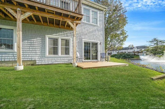 $615,000 | 113 Lakebridge Drive North, Kings Park, NY 11754