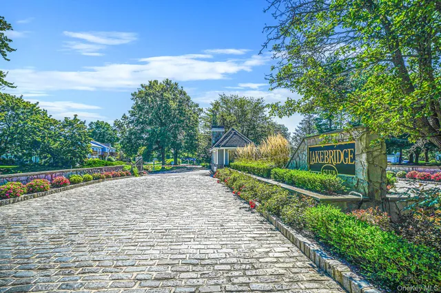 $615,000 | 113 Lakebridge Drive North, Kings Park, NY 11754