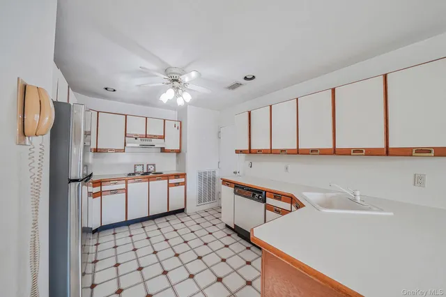 $615,000 | 113 Lakebridge Drive North, Kings Park, NY 11754