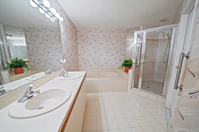 $615,000 | 113 Lakebridge Drive North, Kings Park, NY 11754