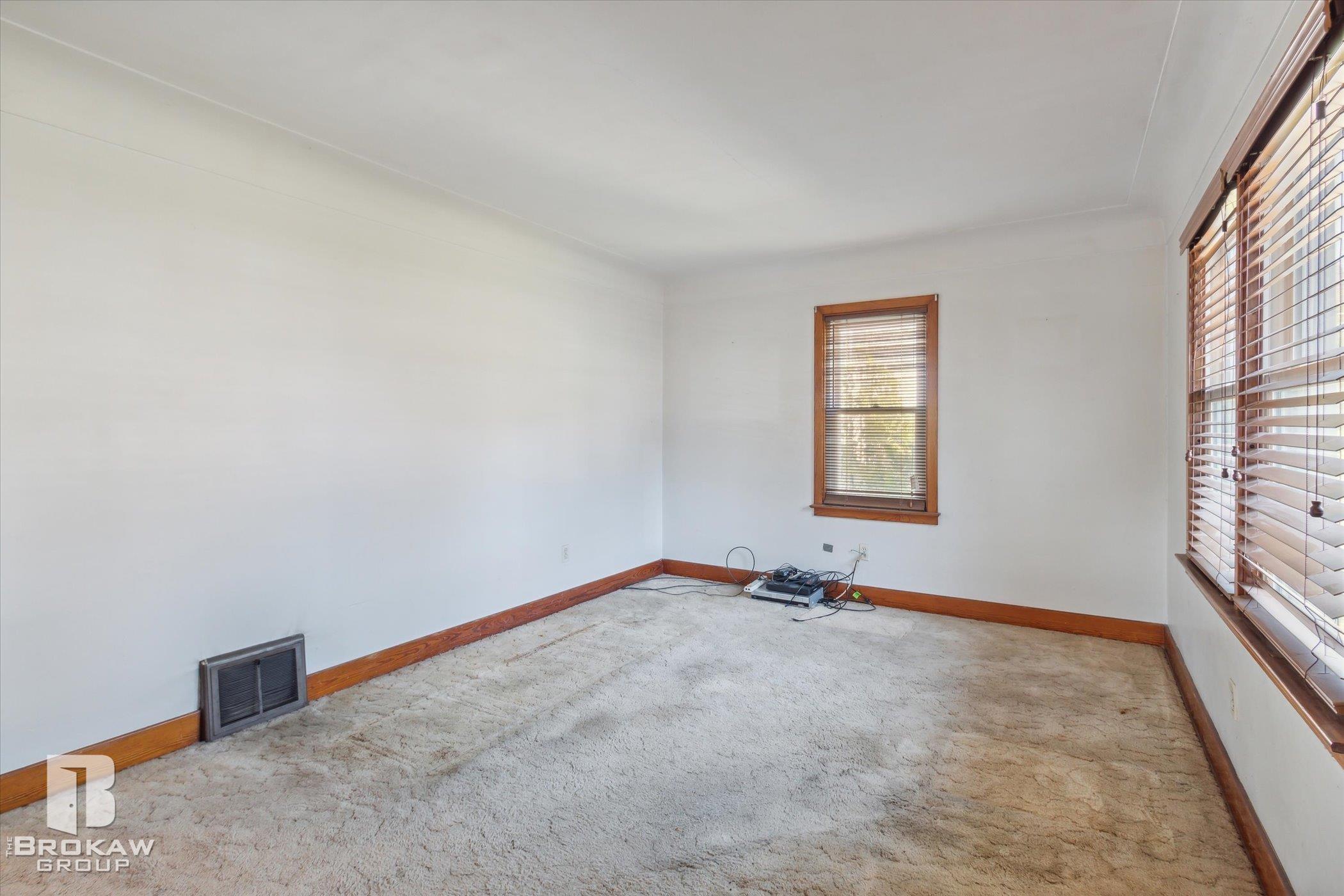 6709 Jefferson Road North Branch, MI 48461 - Photo 10 of 36 50155616-57a08fca-c684-4ab3-8bb2-691970f584fb.JPG