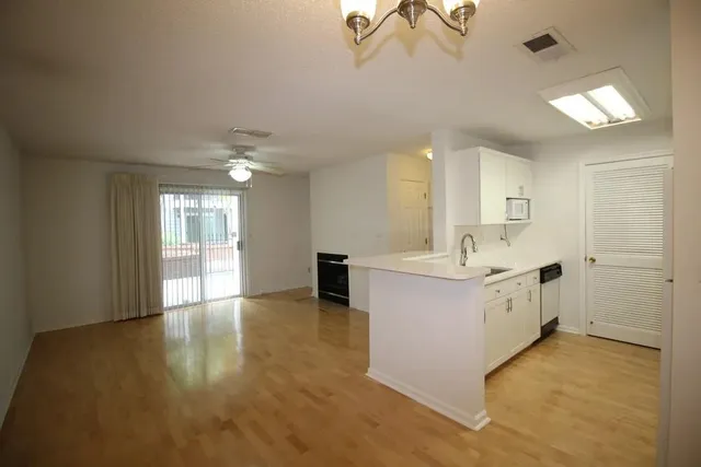 $1,300 | 620 Granville Court, Sandy Springs, GA 30328