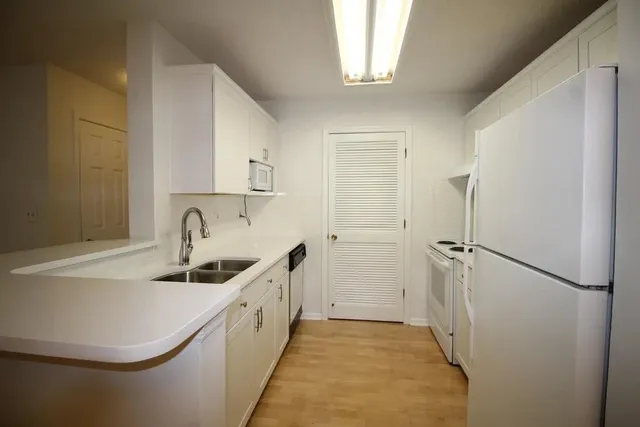 $1,300 | 620 Granville Court, Sandy Springs, GA 30328