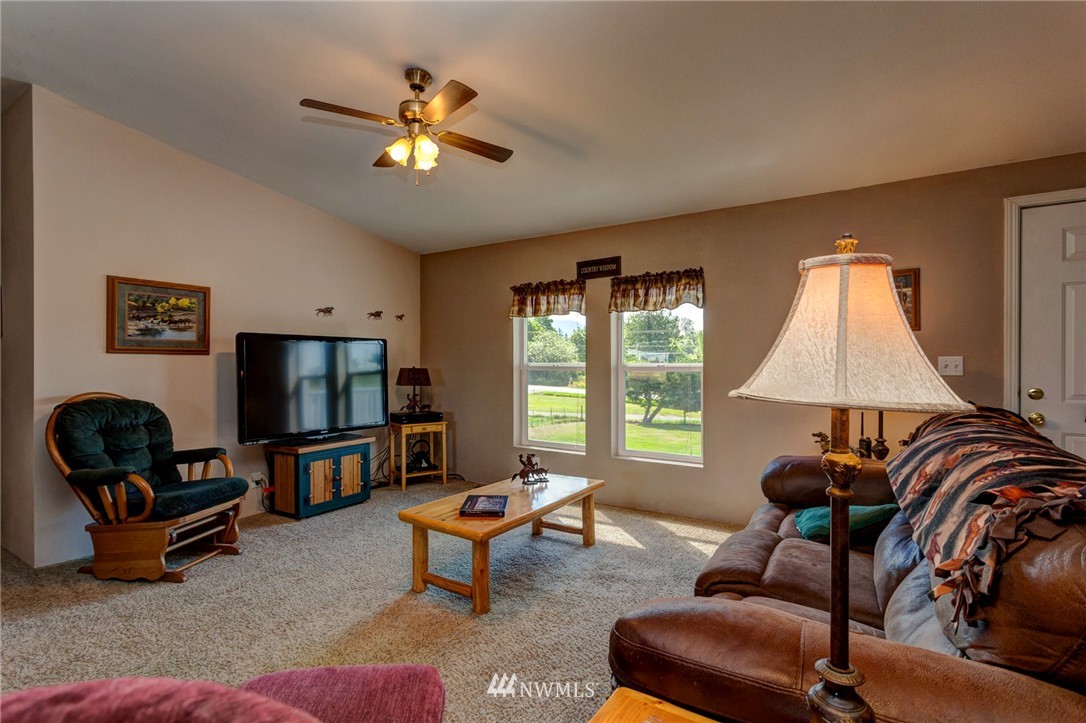 2740 East Badger Road Everson, WA 98247 - Photo 4 of 22 Gallery Image 4