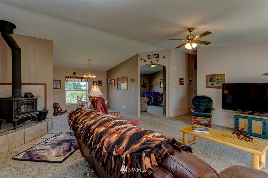 2740 East Badger Road Everson, WA 98247 - Photo 5 of 22 Gallery Image 5