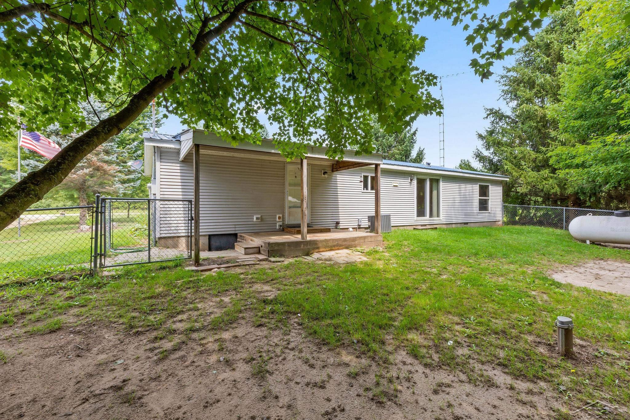 6178 Meredith Grade Road Harrison, MI 48625 - Photo 32 of 54 50218740-724aae10-1622-442b-b01d-4743f55a0680.JPG