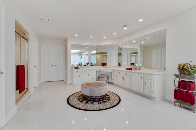 1326 Brandywine Road Libertyville, IL 60048 - Photo 18 of 49