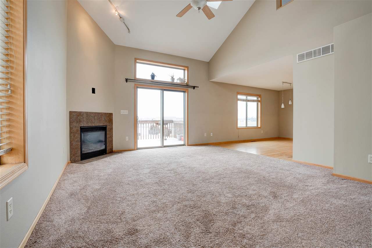 220 South Park Ridge Road North Liberty, IA 52317 - Photo 5 of 40 Gallery Image 5