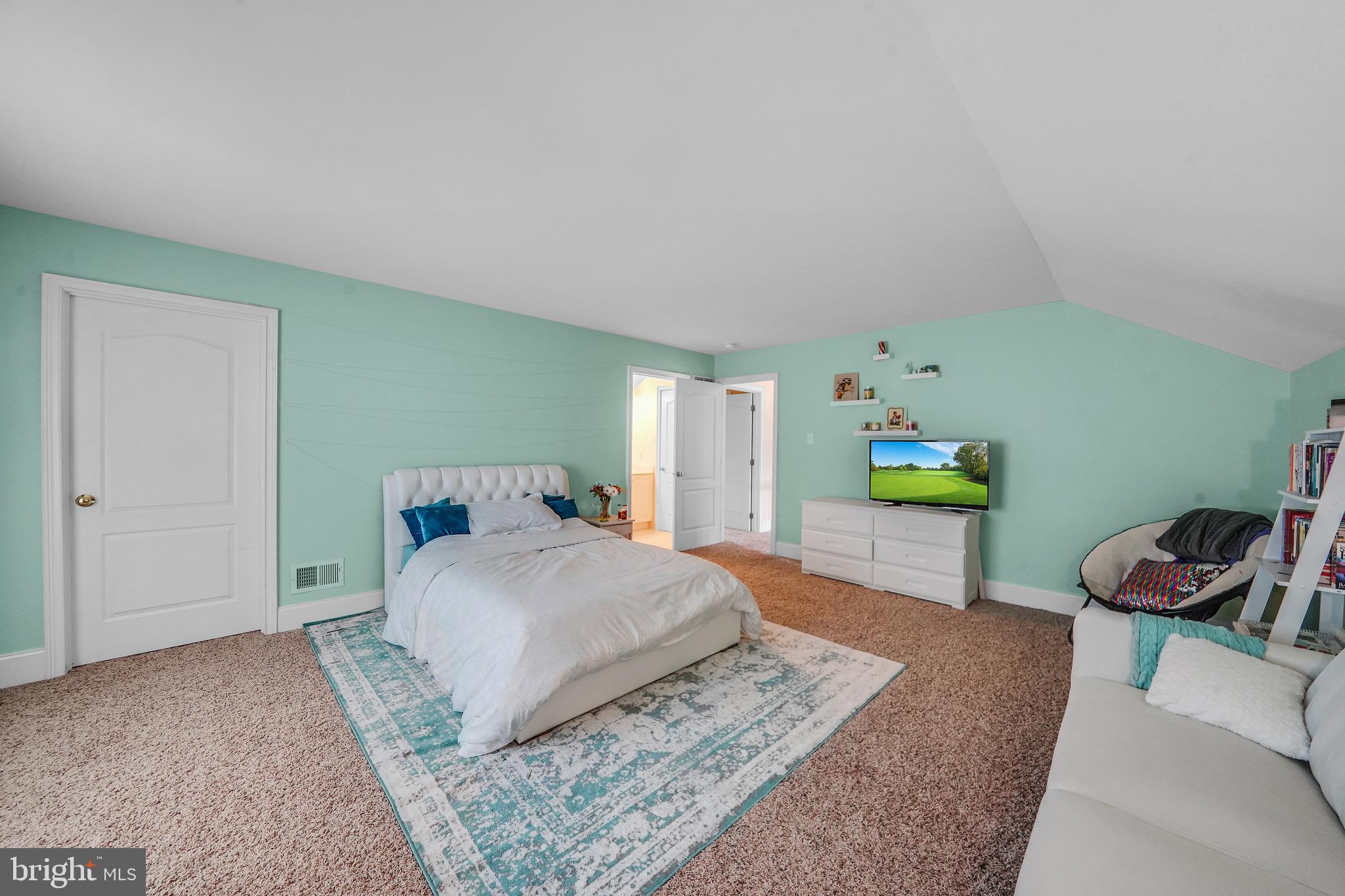 107 Sloan Road West Chester, PA 19382 - Photo 24 of 34 Second floor bedroom with Jack & Jill bathroom