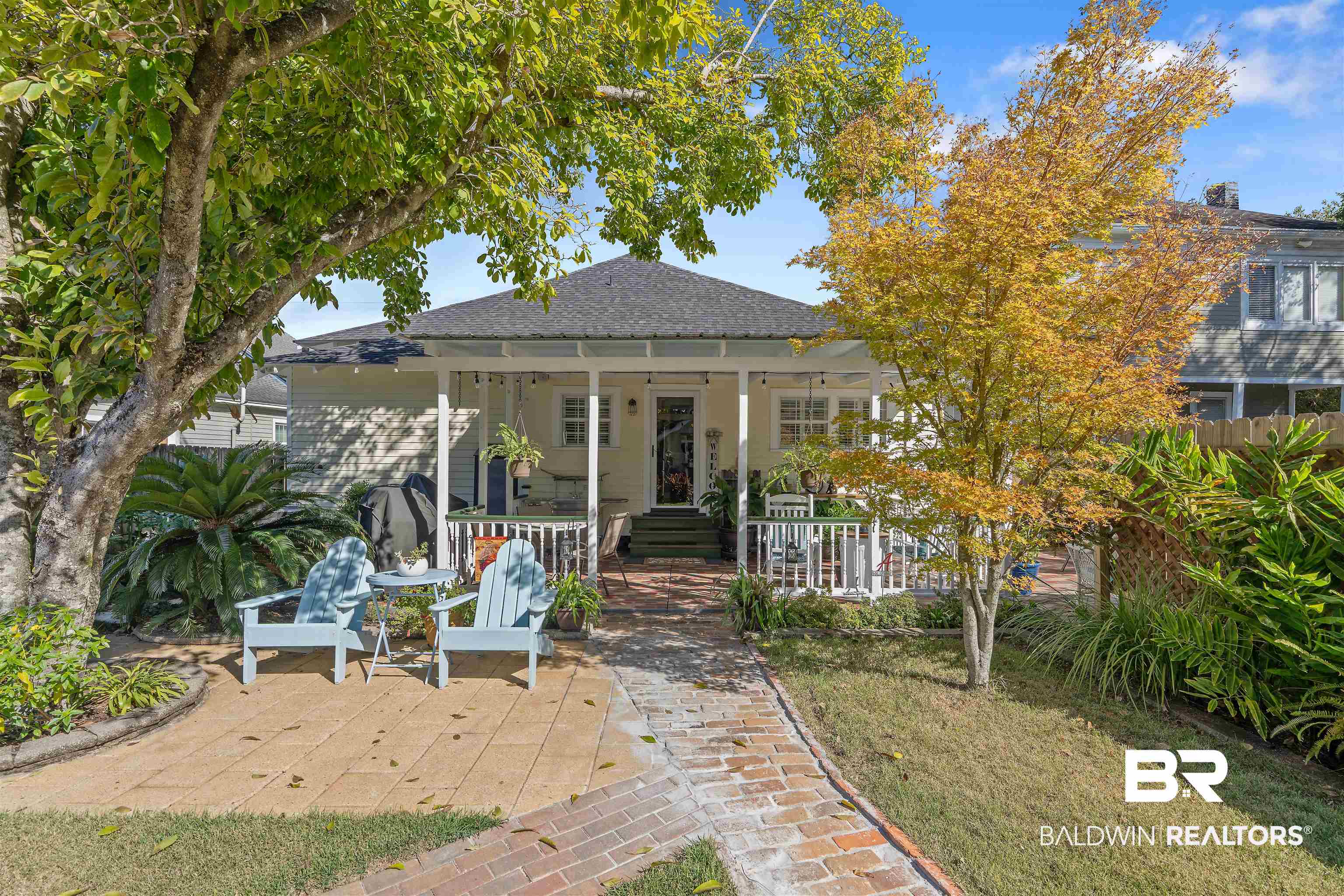 953 Old Shell Road Mobile, AL 36604 - Photo 24 of 26 Looking at back porch