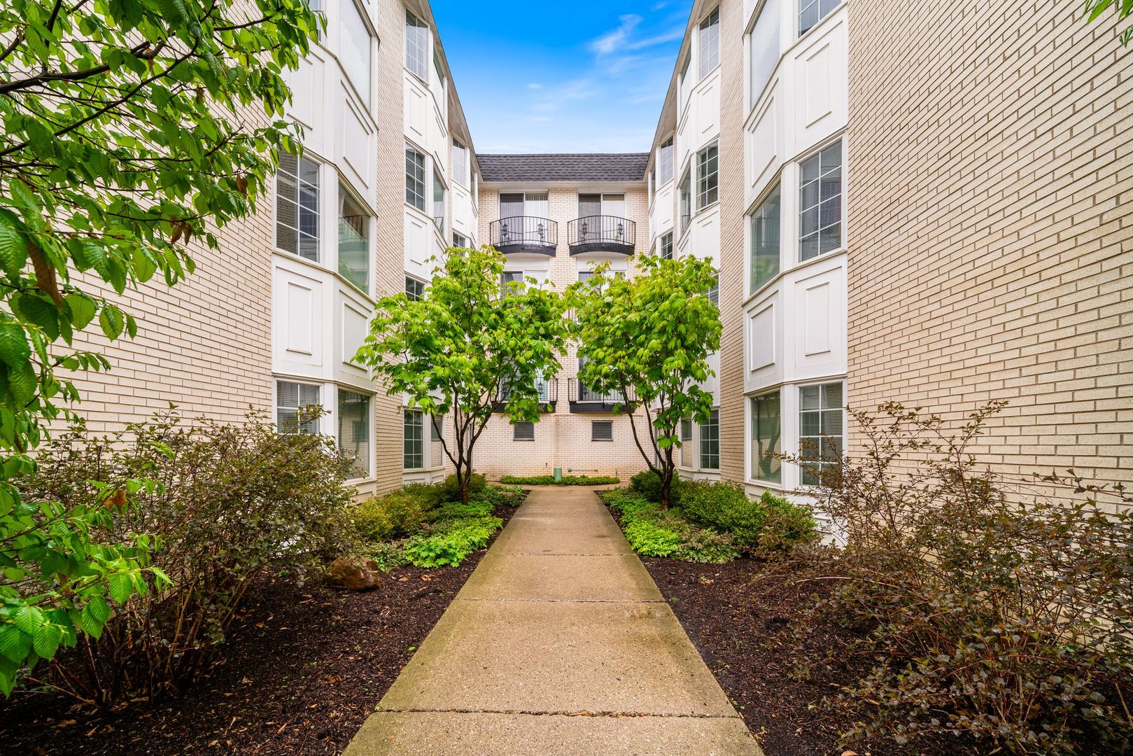 701 Ridge Road, Unit 2A Wilmette, IL 60091 - Photo 2 of 14