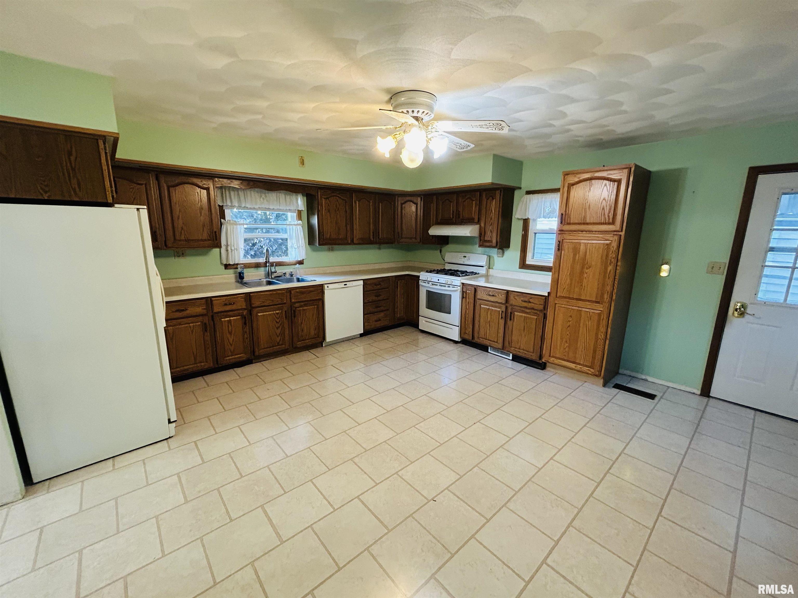 809 Goethe Street Dubuque, IA 52001 - Photo 2 of 19 Gallery Image 2