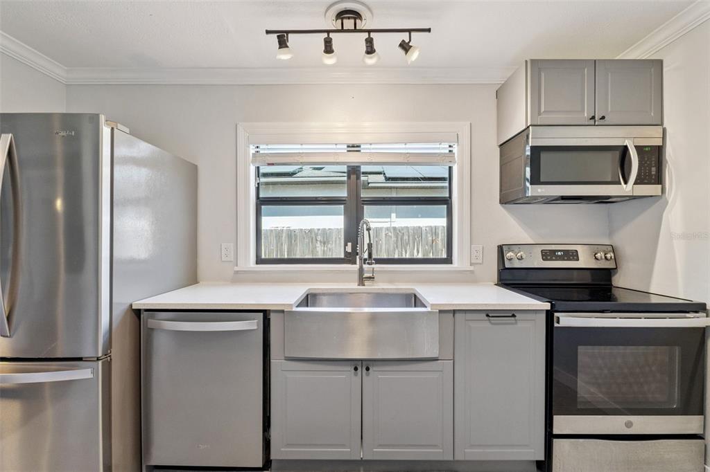 2510 Homeland Street Orlando, FL 32806 - Photo 11 of 33