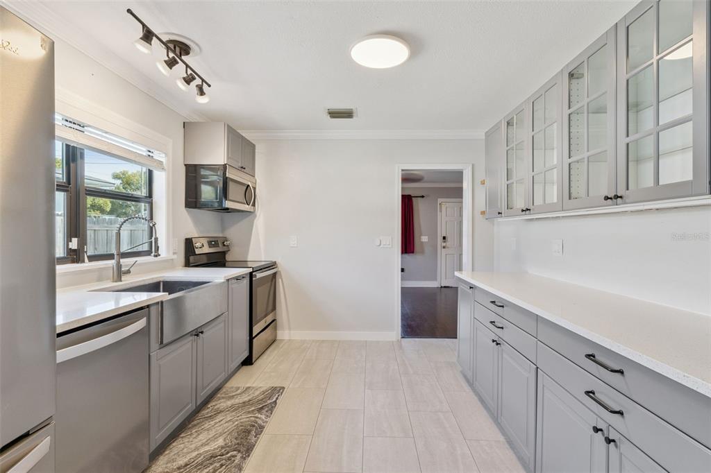 2510 Homeland Street Orlando, FL 32806 - Photo 9 of 33