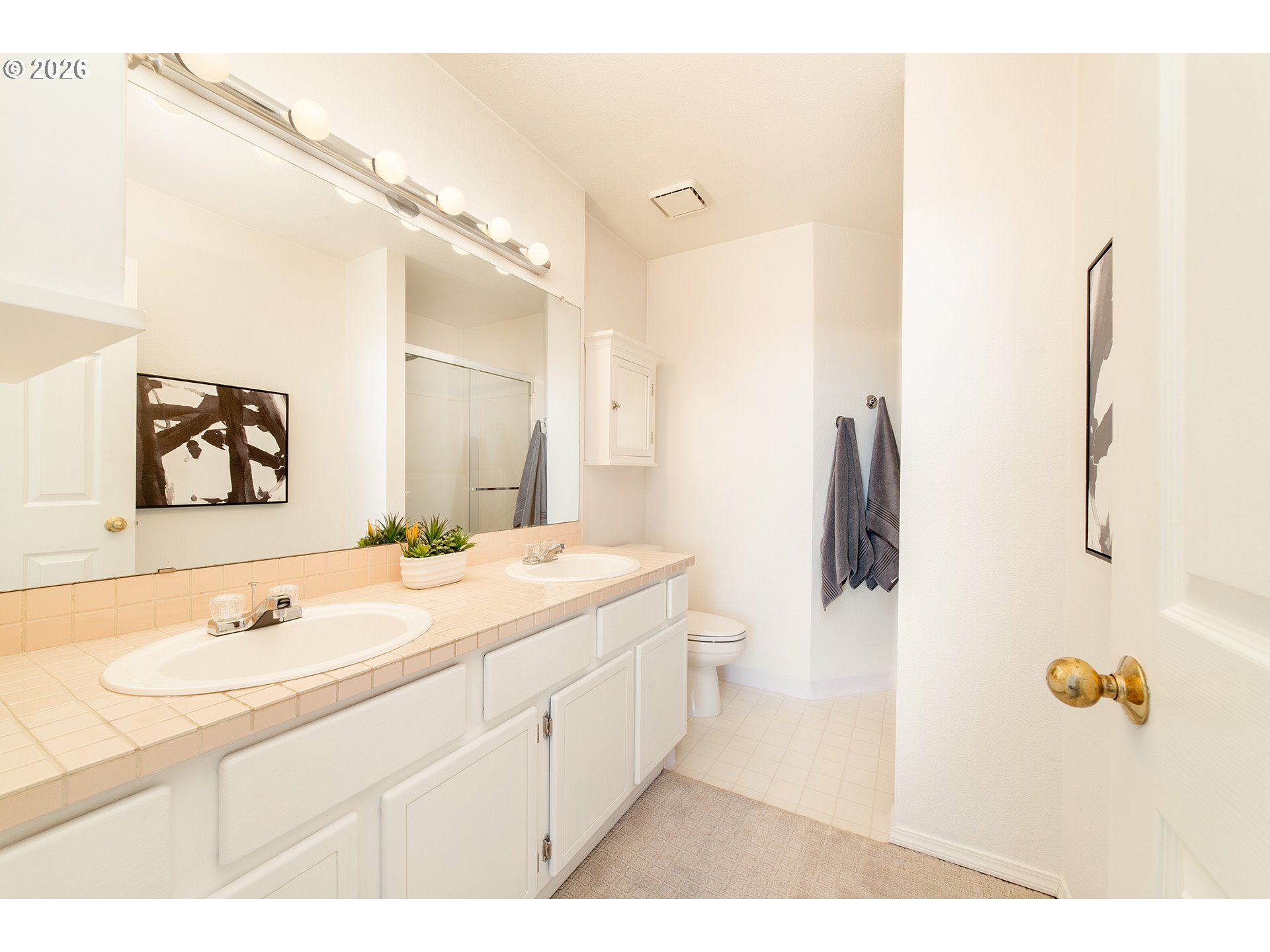 5028 Southwest View Point Terrace Portland, OR 97239 - Photo 21 of 43 Bathroom