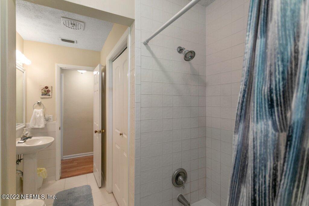 2828 Adele Road Jacksonville, FL 32216 - Photo 32 of 42 Bathroom View 2