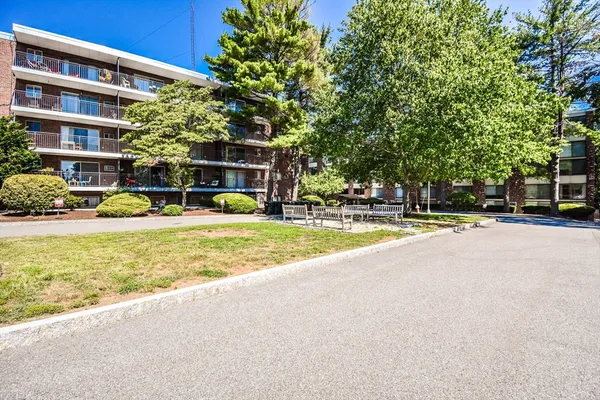 $395,000 | 993 Massachusetts Avenue, Unit 212, Arlington, MA 02476