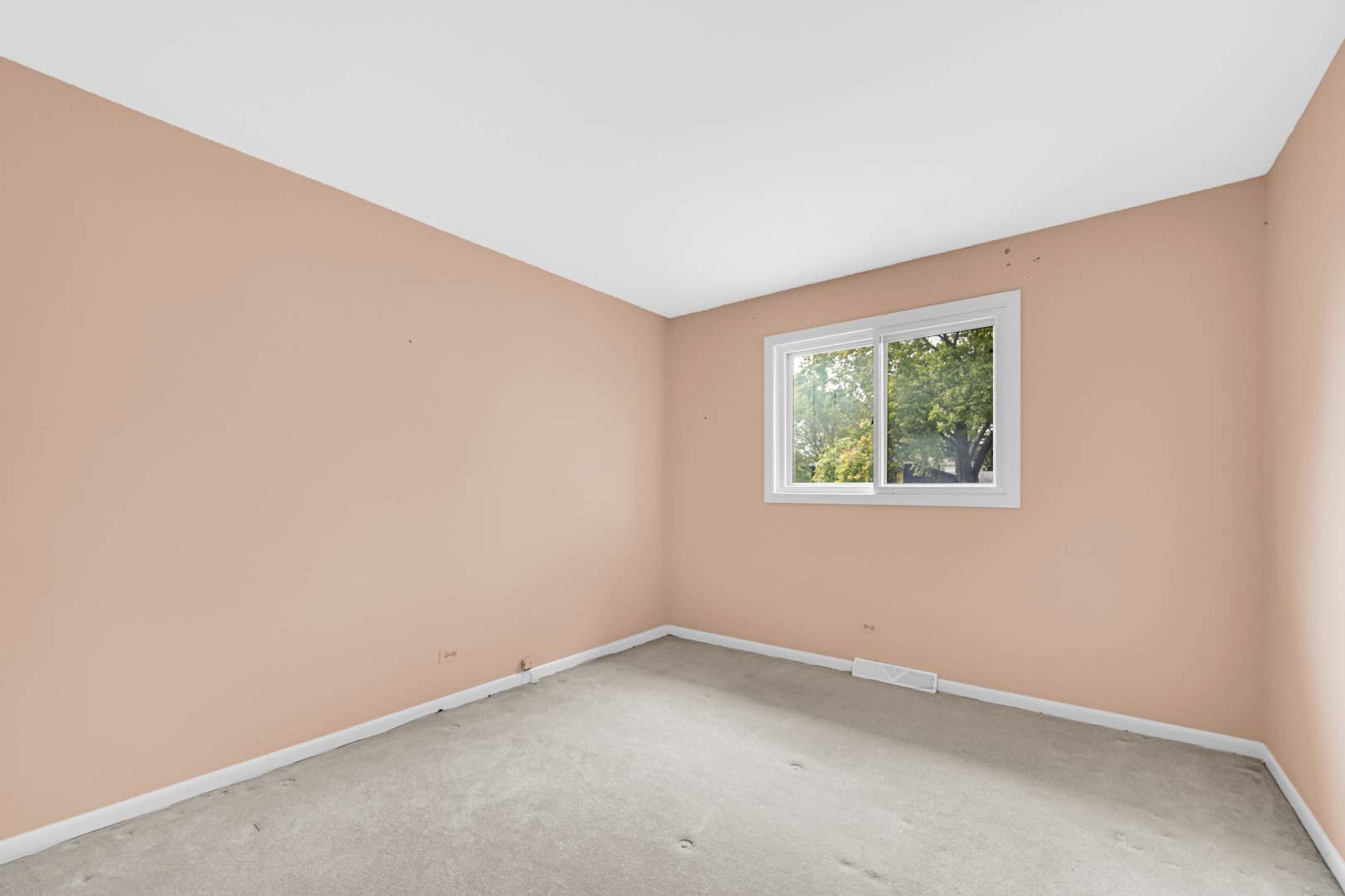 2826 Walnut Road Homewood, IL 60430 - Photo 8 of 20 an empty room with a window