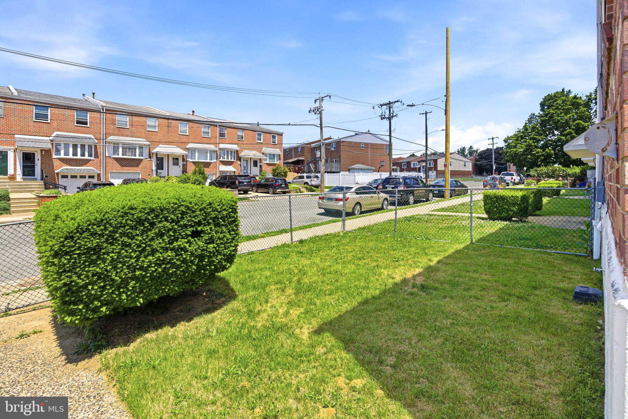 10751 East Keswick Road Philadelphia, PA 19154 - Photo 28 of 30 Fenced-In Yard