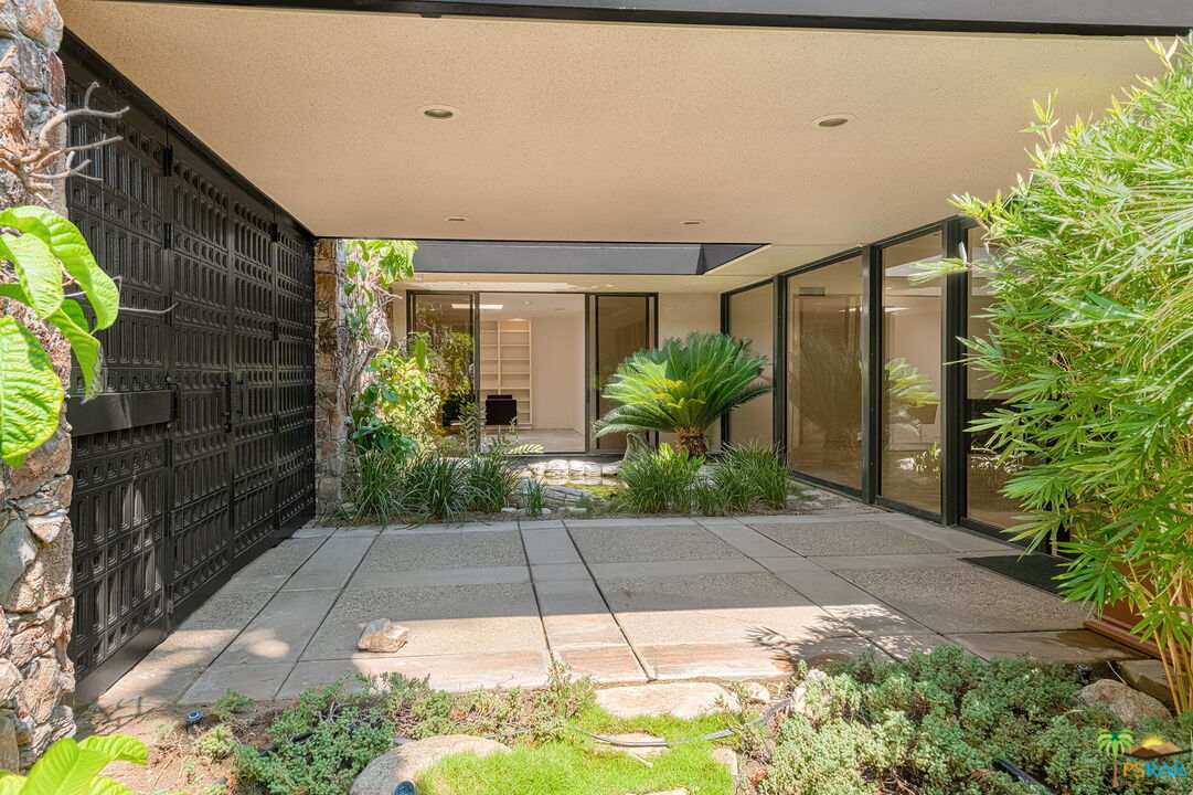 70170 Sonora Road Rancho Mirage, CA 92270 - Photo 5 of 45 a view of a garden with plants