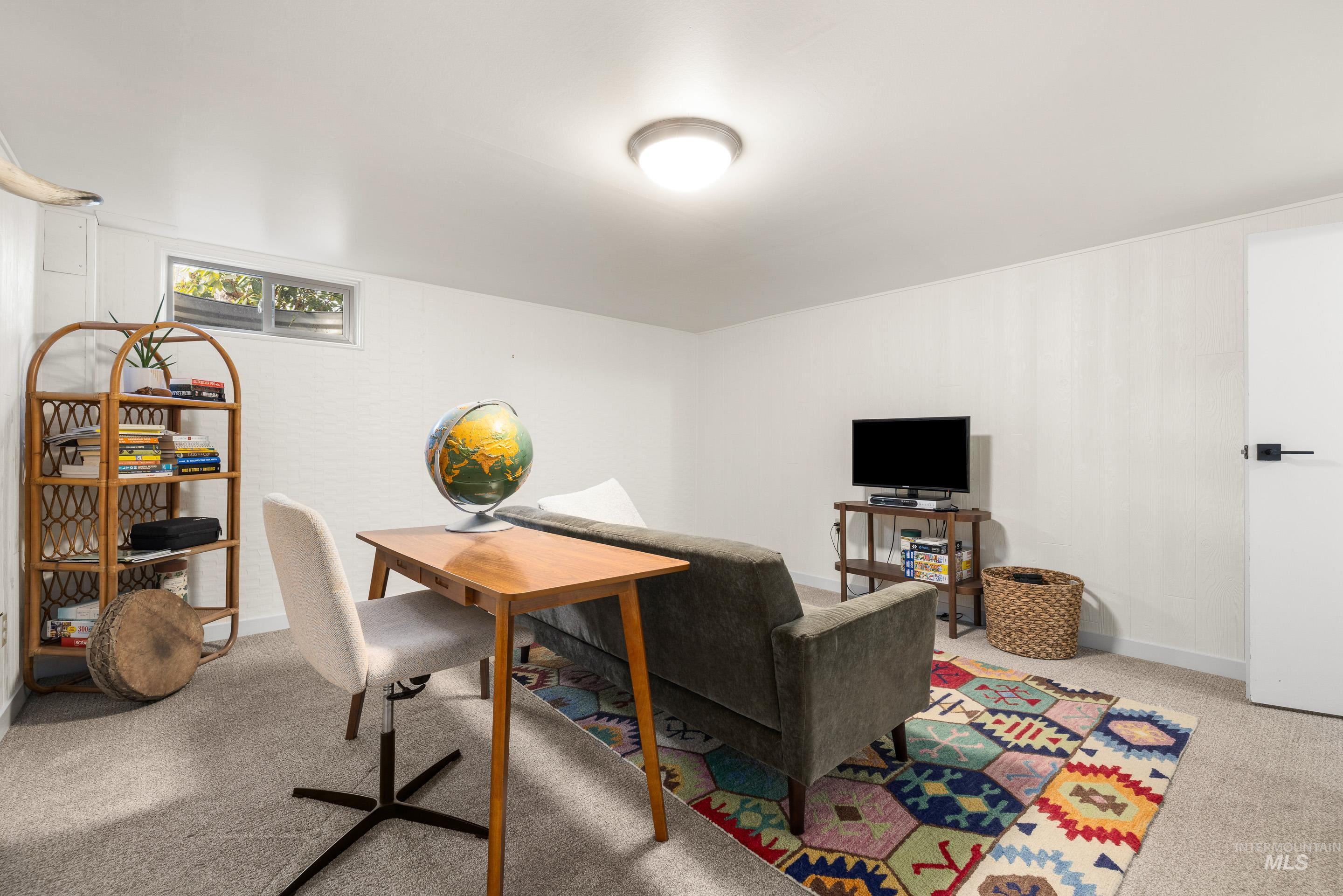 1010 Forrest Street Boise, ID 83705 - Photo 32 of 50 Office with light carpet and baseboards