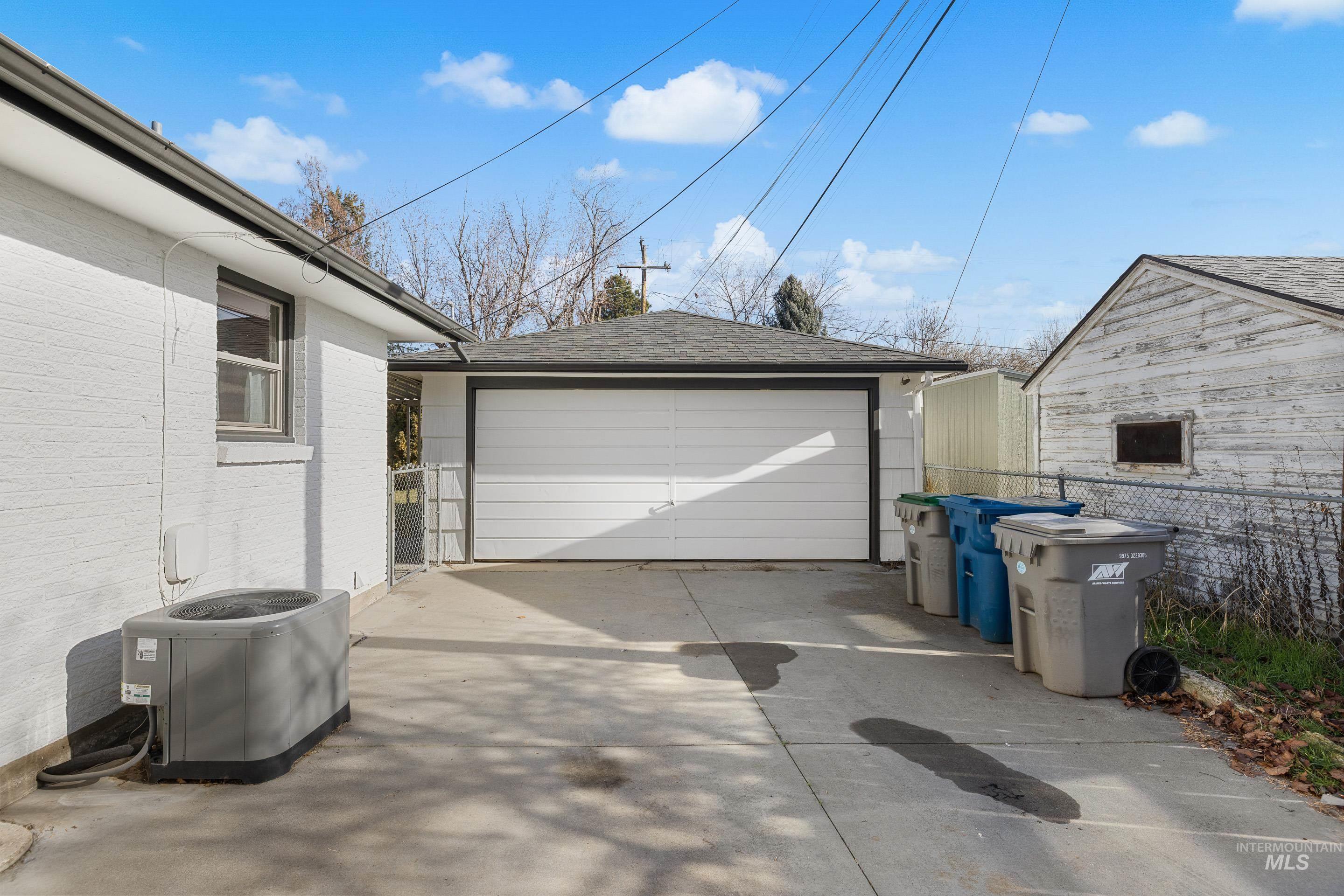 1010 Forrest Street Boise, ID 83705 - Photo 45 of 50 View of detached garage