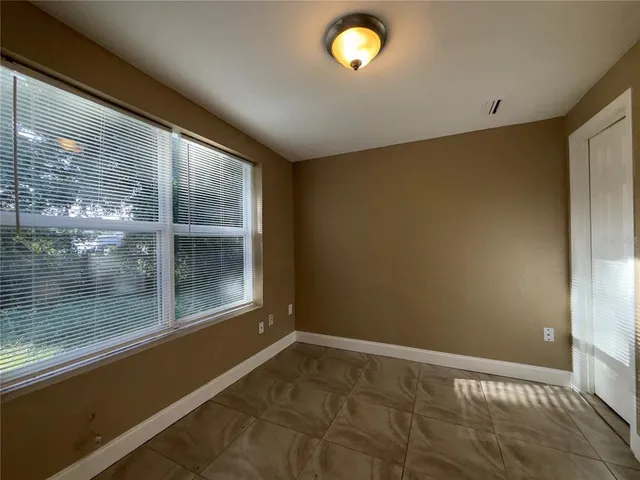 a view of empty room with window