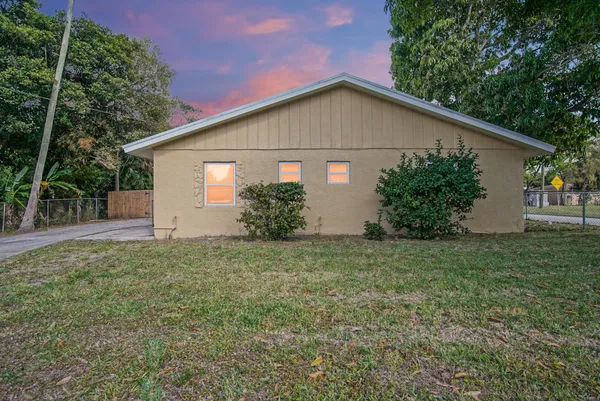 $3,500 | 1002 Avenue East, Fort Pierce, FL 34950