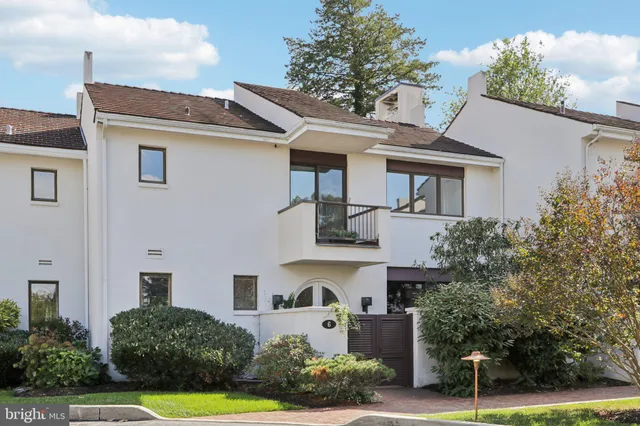 $695,000 | 6 Avignon, Devon, PA 19333